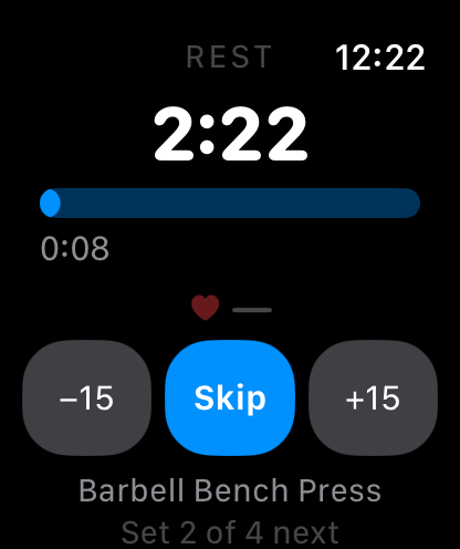 Apple Watch session view with current set and live heart rate
